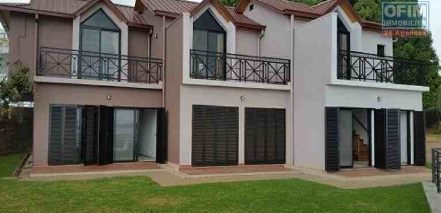 A vendre trois appartements meublés en duplex, Ambohibao