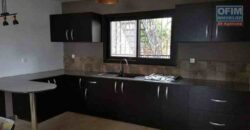 A vendre trois appartements meublés en duplex, Ambohibao