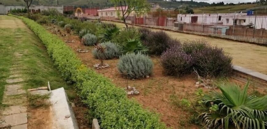 Propriété de 8 000 m² avec villa et piscine à vendre à Andakana, Ambohidratrimo
