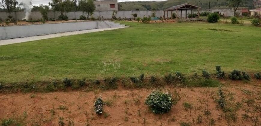 Propriété de 8 000 m² avec villa et piscine à vendre à Andakana, Ambohidratrimo