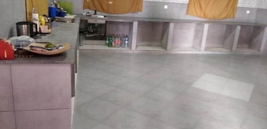 Propriété de 8 000 m² avec villa et piscine à vendre à Andakana, Ambohidratrimo