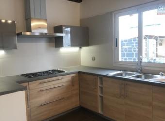 A louer une belle villa T5 à étage située dans une résidence sécurisée à Tanjombato