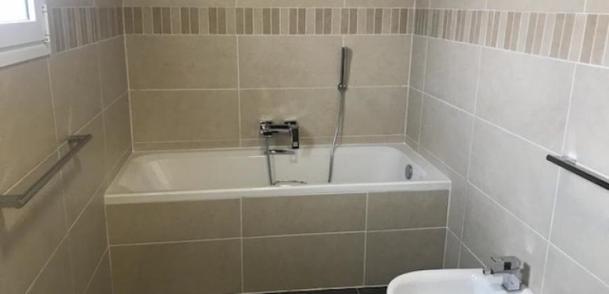 A louer une belle villa T5 à étage située dans une résidence sécurisée à Tanjombato