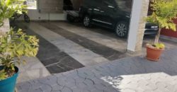 A vendre une grande villa F8 de standing avec piscine sur 4100 m² de terrain à Ambohibao