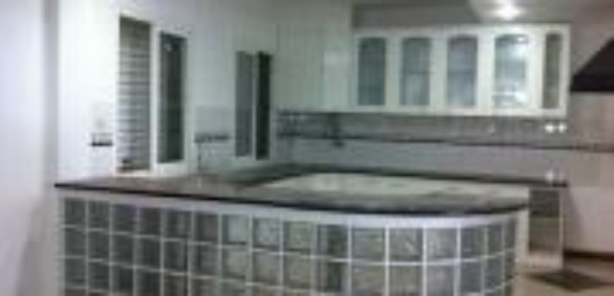 Villa F7, Androhibe
