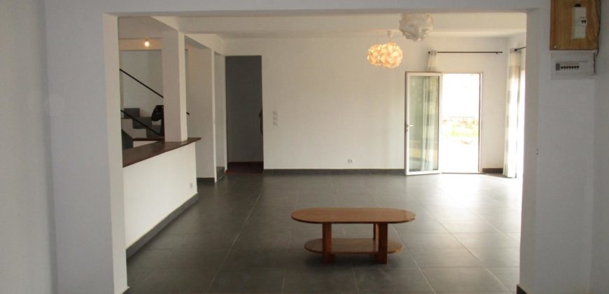 Villa F6, Ambolokandrina