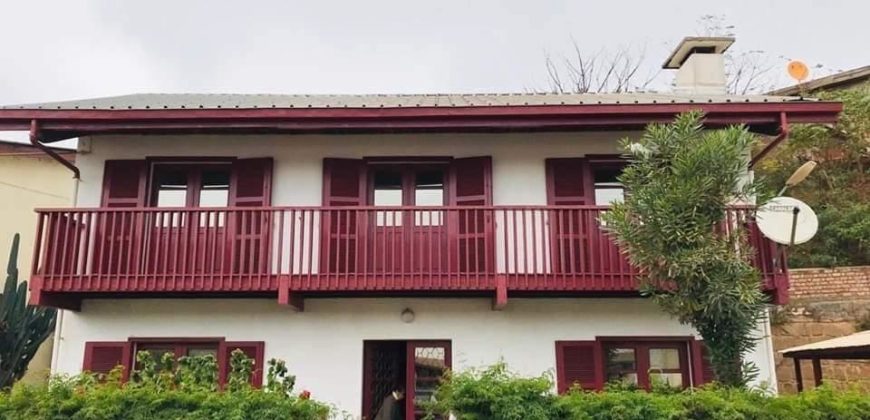 Villa T4, Tanjombato