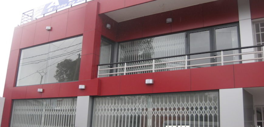À louer : Local commercial ou professionnel de 42 m² en bord de route à Ambohibao
