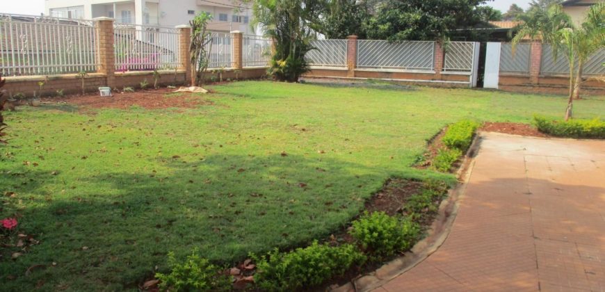 Villa F4, Tanjombato