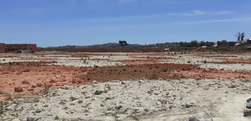 Terrain de 884m2, lotissement Ambohijanaka