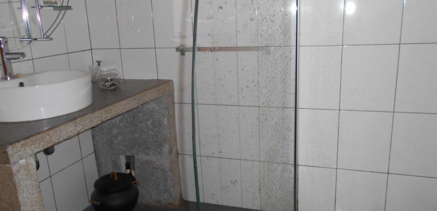A louer une charmante villa de type F5 semi-meublée située à Ilaivola Ivato