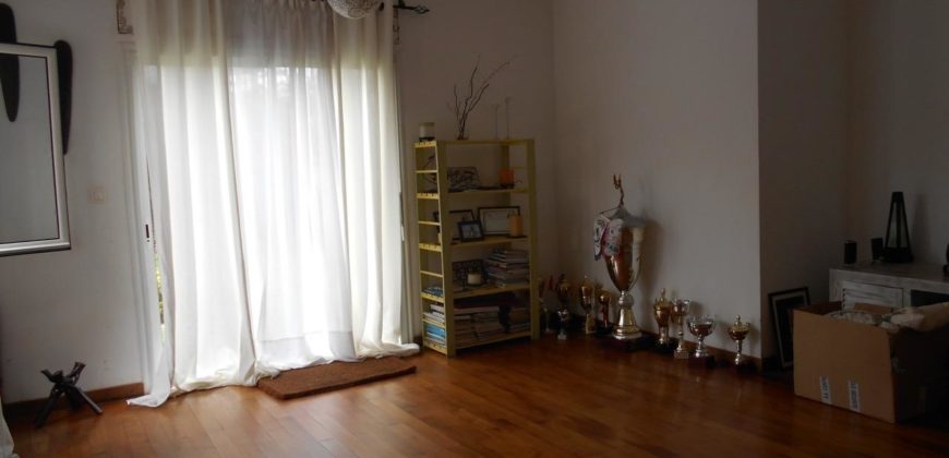 A louer une charmante villa de type F5 semi-meublée située à Ilaivola Ivato