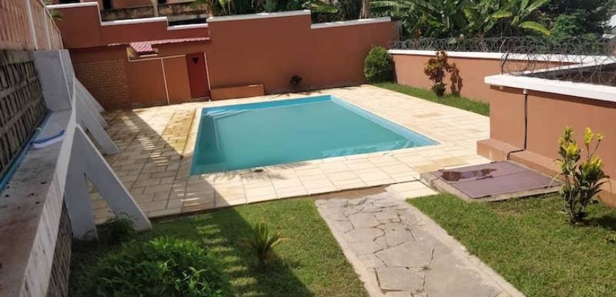 Charmante villa F4 avec piscine, Ambohibao