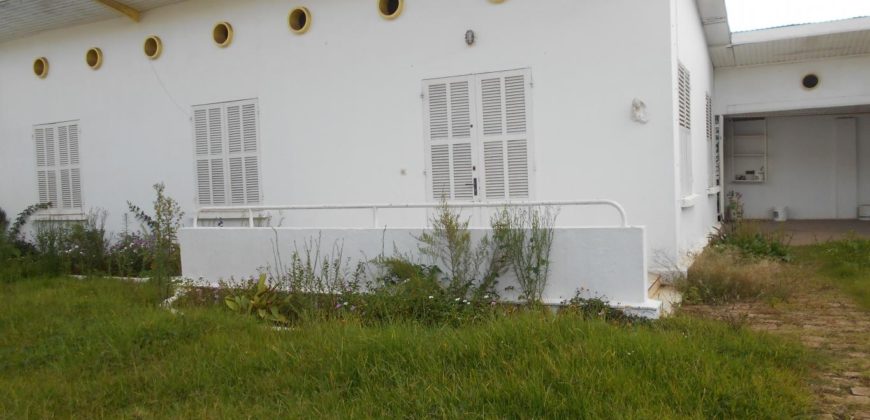 Villa F4 , Cité Planton