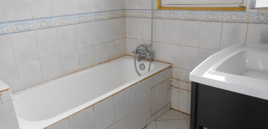 Villa F4 , Cité Planton
