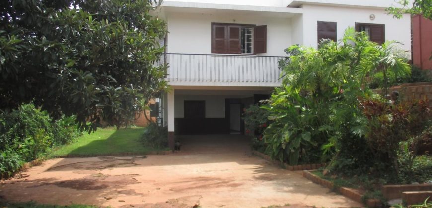 Villa F6, Ambohipo