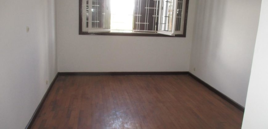 Villa F6, Ambohipo