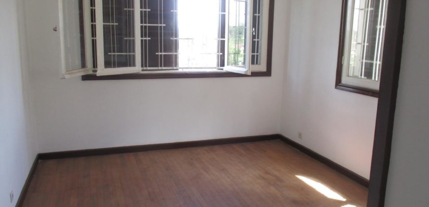 Villa F6, Ambohipo