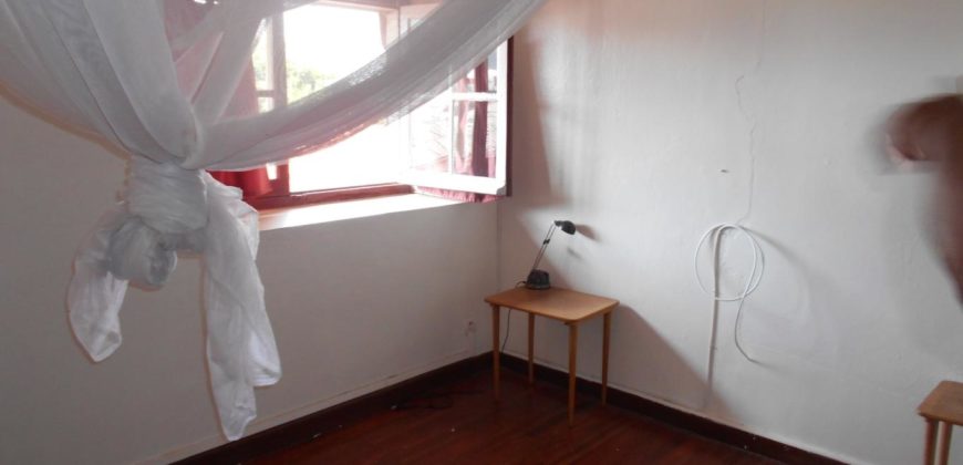 Appartement T4, Isoraka