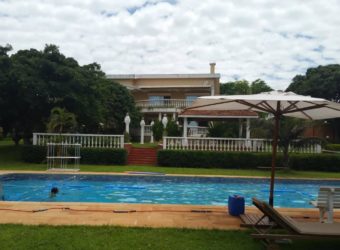 Une grande villa F8 meublée de haut standing avec piscine, Ambohijanahary