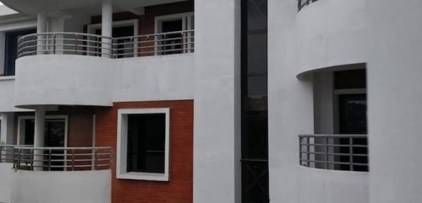 Appartement de type T3 dans un immeuble neuf, Tsiadana