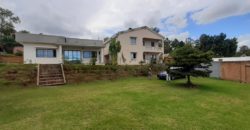 À vendre : Propriété de 1862 m² comprenant 2 villas et un studio, située à Iavoloha