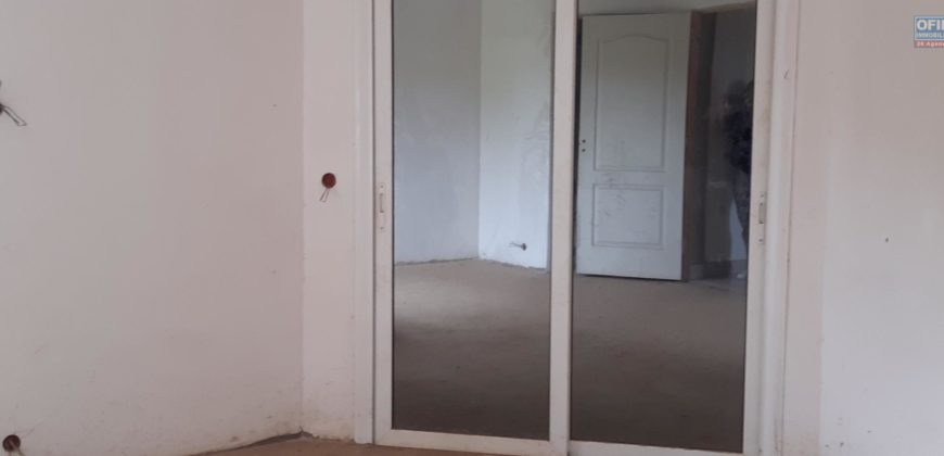 Villa F6 à vendre  située dans un quartier résidentiel à Androhibe