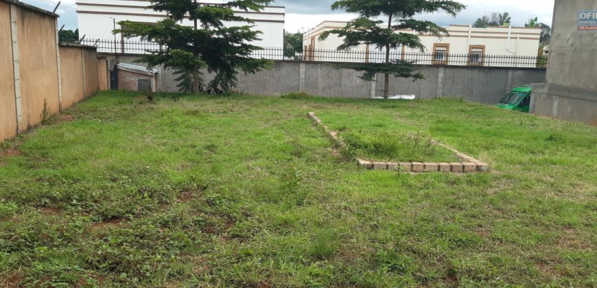 Villa F6 à vendre  située dans un quartier résidentiel à Androhibe