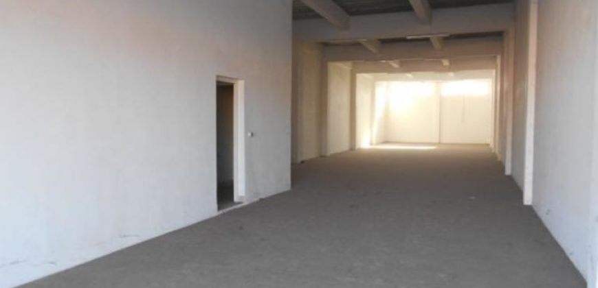 Entrepot 250m2 , Anosizato