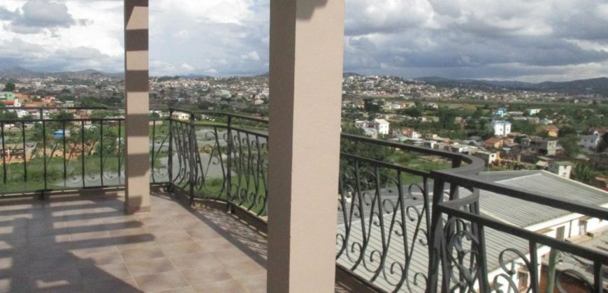 Appartement T4, Mahazoarivo