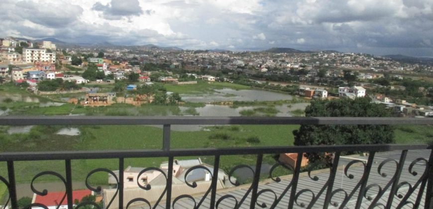 Appartement T4, Mahazoarivo