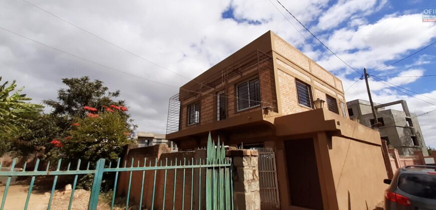 Villa F4 située dans un quartier calme  Andoharanofotsy