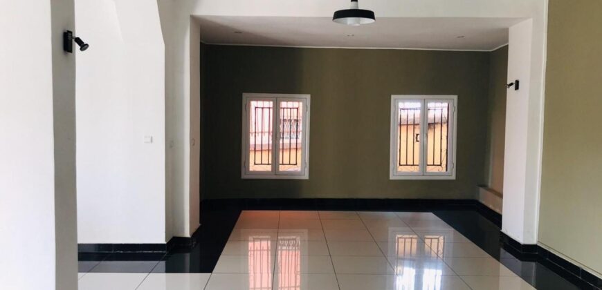 Maison F6 , Andohalo
