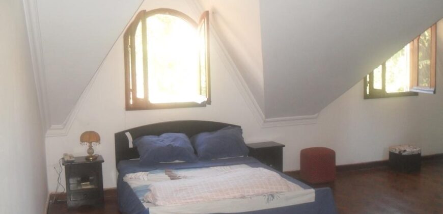 Villa F4 avec jardin et parking à vendre située près de l’école française C à Ambatolampy