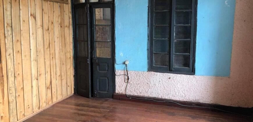 A vendre villa traditionnelle à rénover située à Ambohimanarina