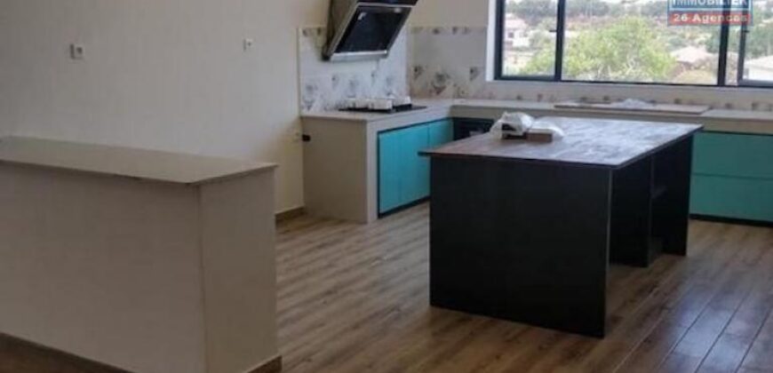 En location appartement neuf T4 avec piscine chauffée situé dans une résidence sécurisée à Talatamaty