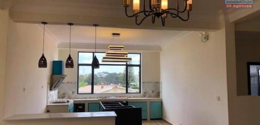 En location appartement neuf T4 avec piscine chauffée situé dans une résidence sécurisée à Talatamaty