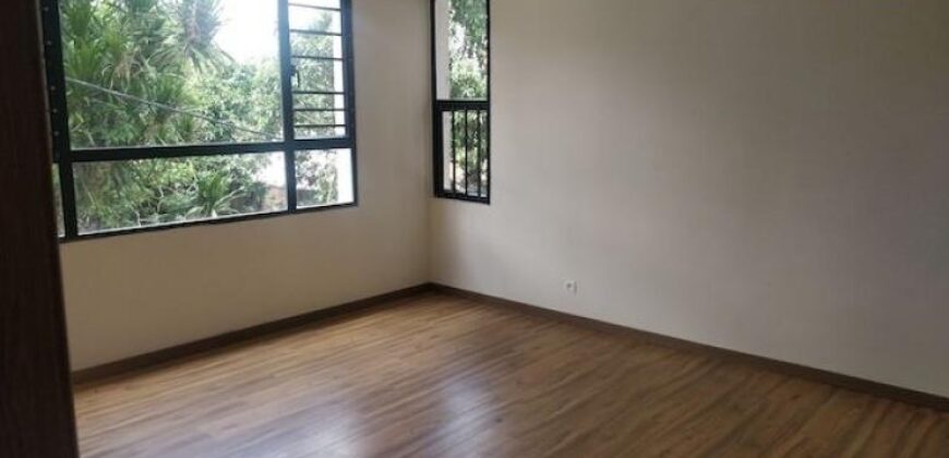 En location appartement neuf T4 avec piscine chauffée situé dans une résidence sécurisée à Talatamaty