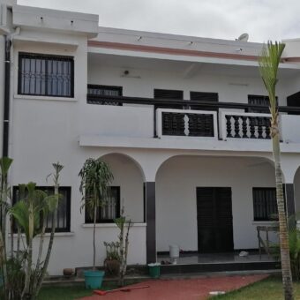 Villa à étage F5 dans un quartier résidentiel, Ankadindravola