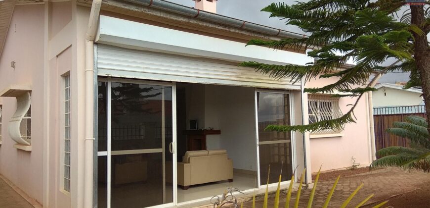 Villa F4, Alasora