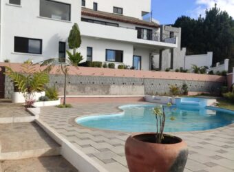 A louer appartements T3 à T5 avec piscine et vue dégagée situés à 10 min d’Ambatobe