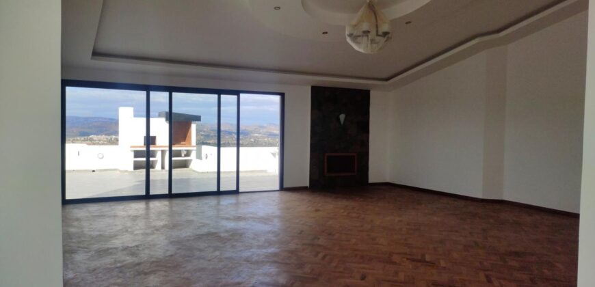 A louer appartements T3 à T5 avec piscine et vue dégagée situés à 10 min d’Ambatobe