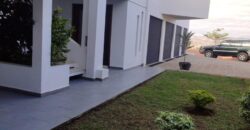 A louer appartements T3 à T5 avec piscine et vue dégagée situés à 10 min d’Ambatobe