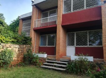 Villa F5, Mausolée
