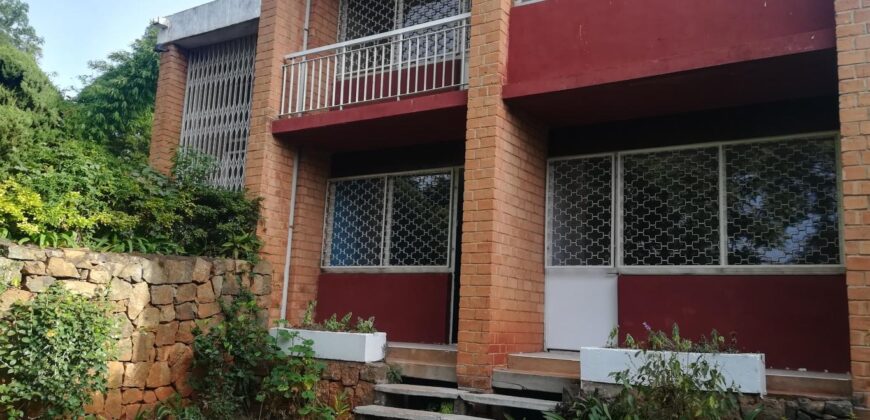 Villa F5, Mausolée