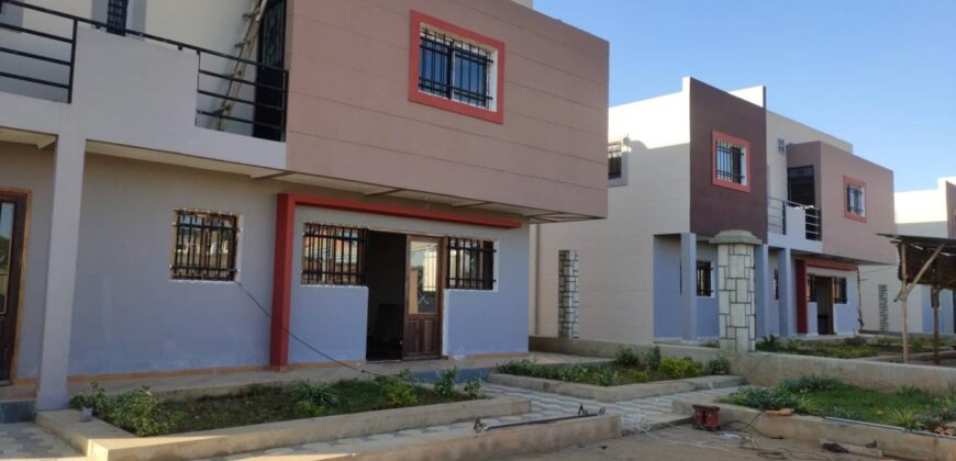 A louer villas de type F6 situées dans une petite résidence sécurisée à Ivandry