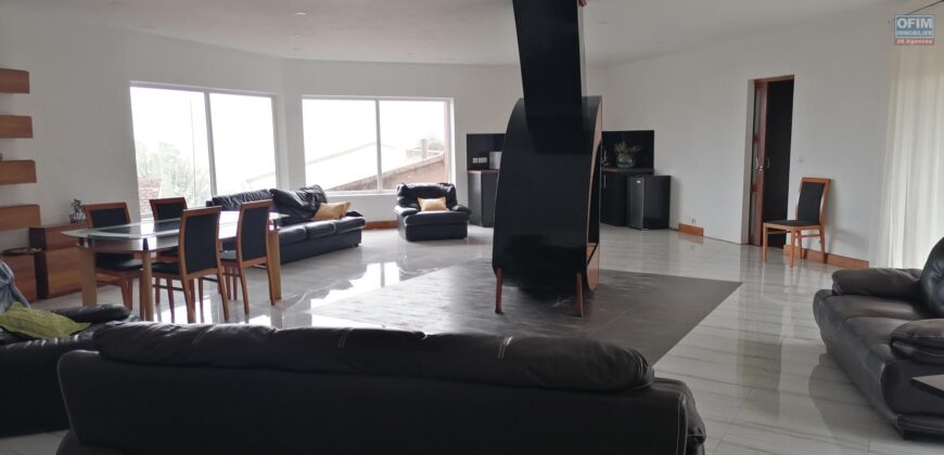 Appartement meublé de standing T3, Talatamaty