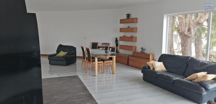 Appartement meublé de standing T3, Talatamaty