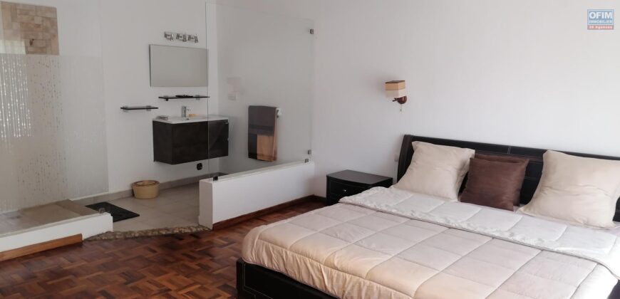 Appartement meublé de standing T3, Talatamaty