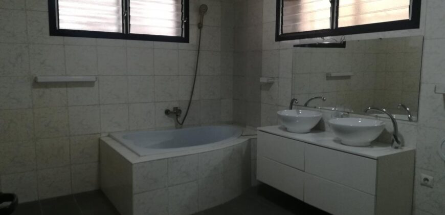 Appartement T4, Fort Voyron